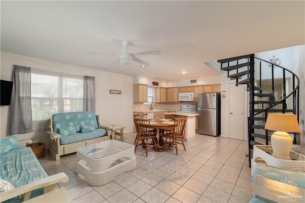 Photo 11 of 129 Gardenia Street