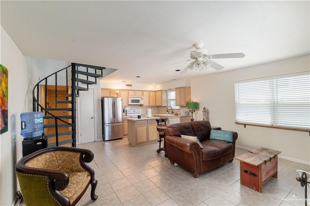 Photo 2 of 129 Gardenia Street