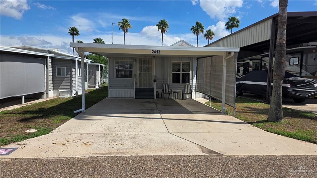 Photo 1 of 2413 Starling Circle, Palmview