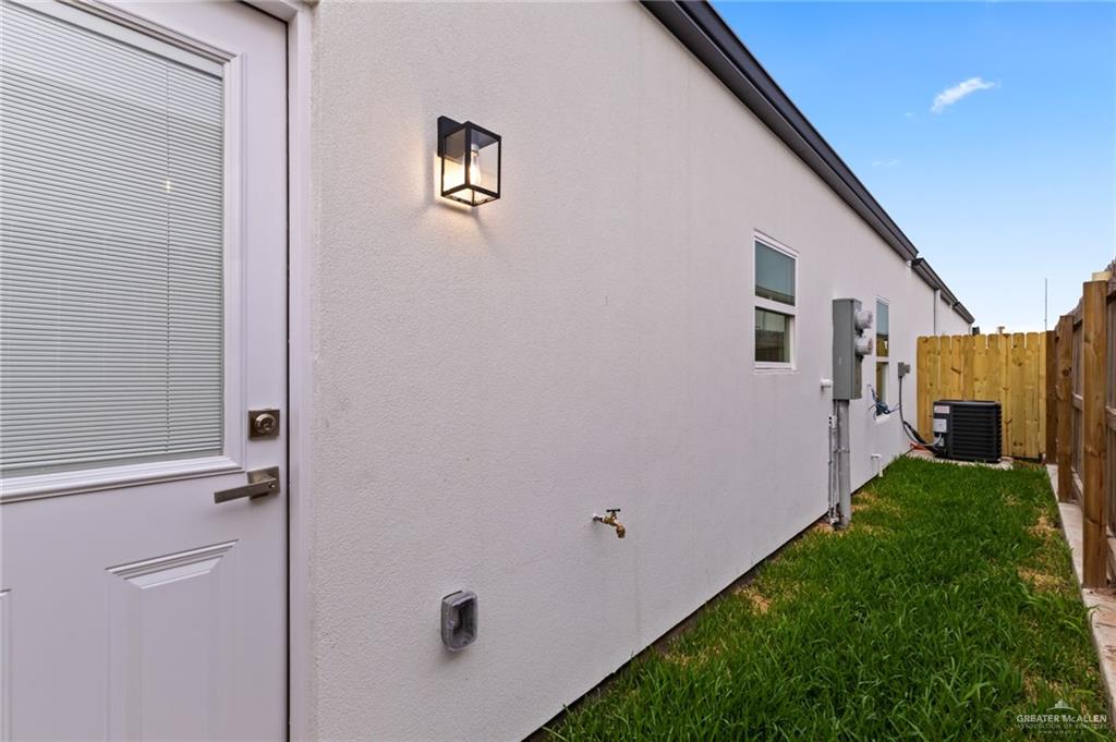 Photo 15 of 2605 Woodpecker Street #1