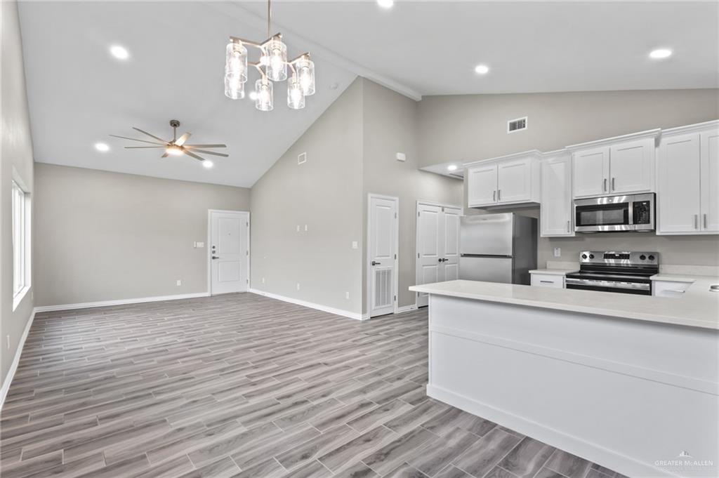 Photo 6 of 2605 Woodpecker Street #1