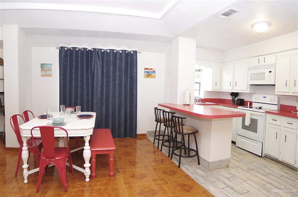 Photo 16 of 124 Retama Street
