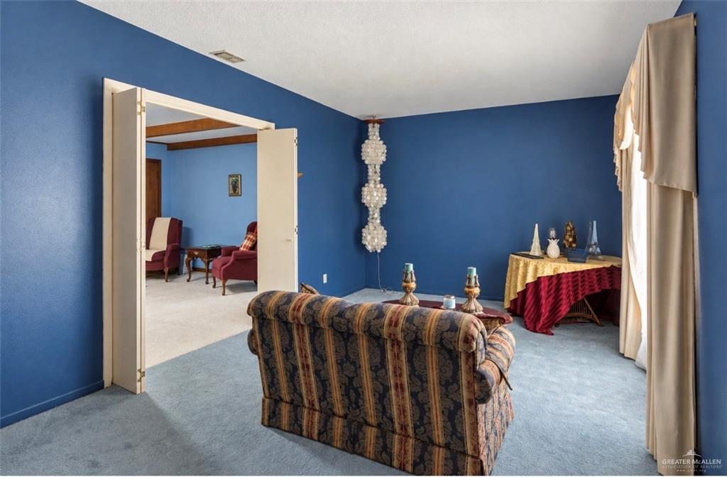 Photo 4 of 1311 Scobey Avenue