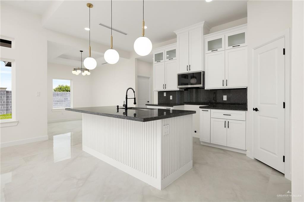 Photo 8 of 813 Buxton Avenue