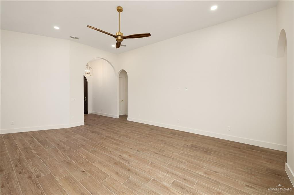Photo 8 of 3110 Adler Street