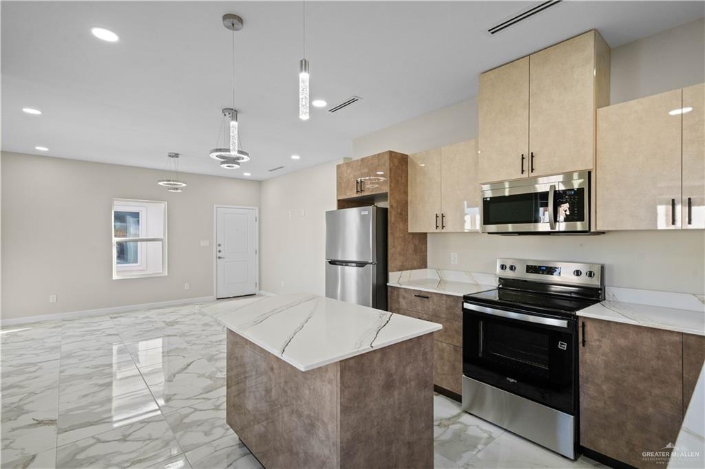Photo 6 of 405 Onyx Avenue #1