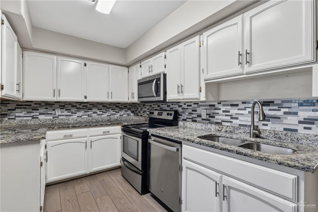 Photo 5 of 2105 Camellia Avenue