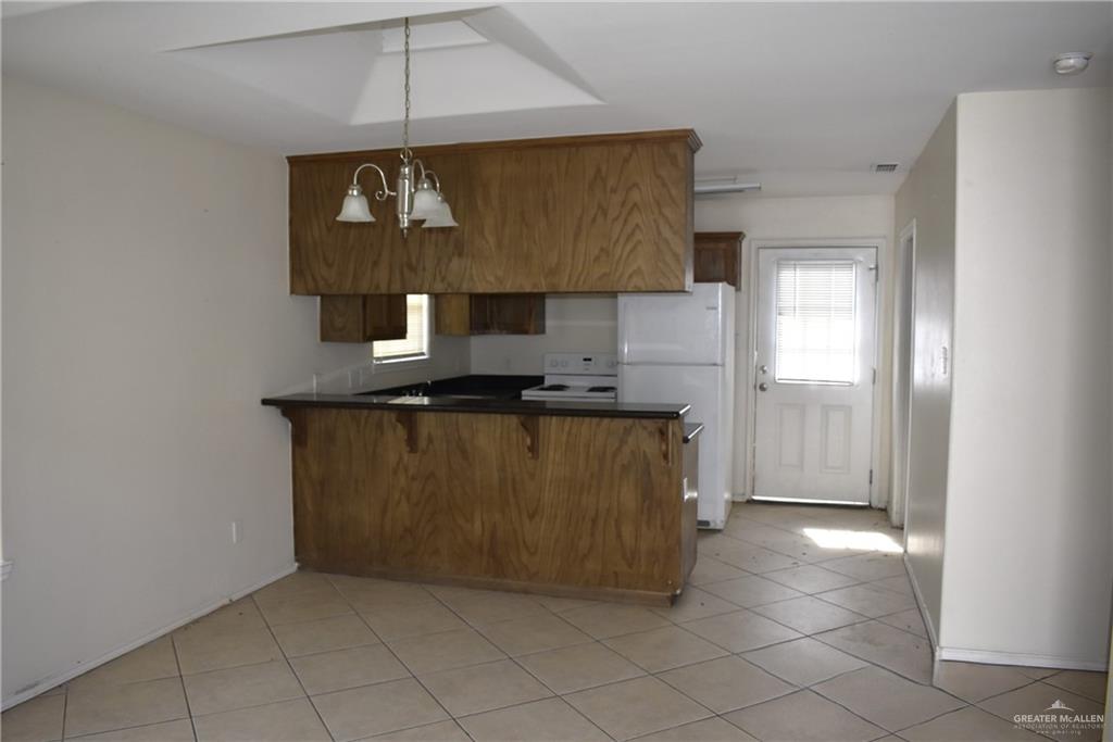 Photo 11 of 307 Albatross Avenue