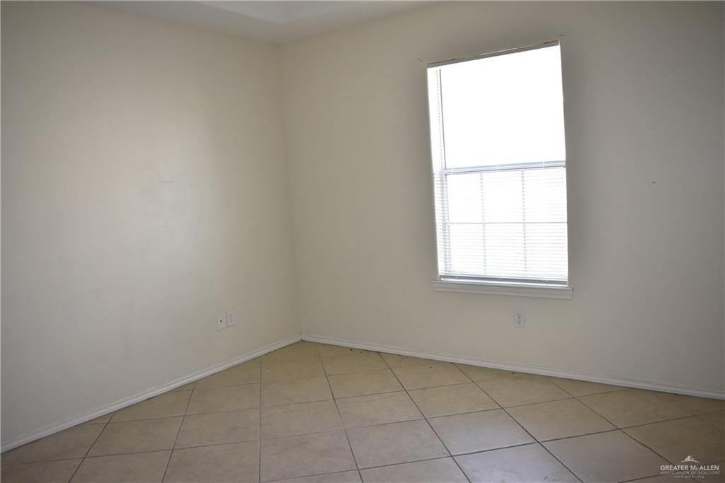 Photo 12 of 307 Albatross Avenue