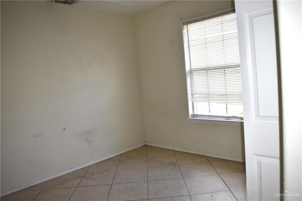 Photo 13 of 307 Albatross Avenue