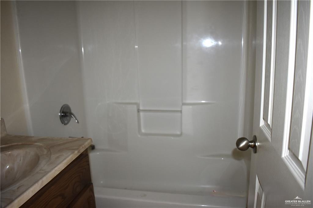 Photo 14 of 307 Albatross Avenue