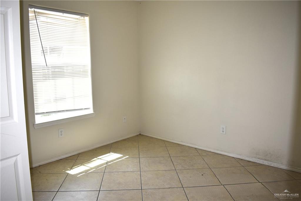 Photo 22 of 307 Albatross Avenue