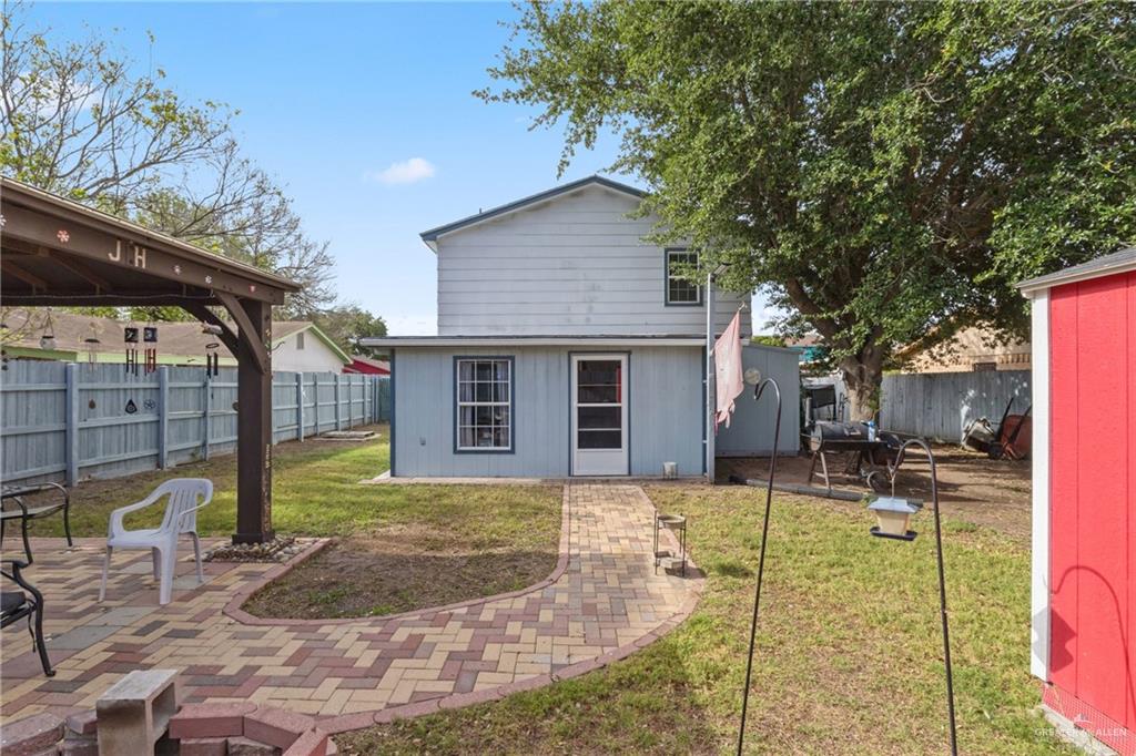 Photo 18 of 2124 Hawk Avenue