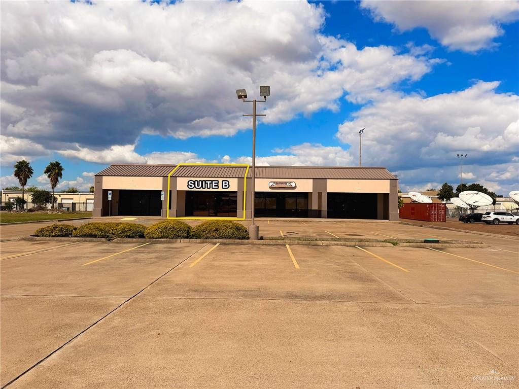 Photo 1 of 1401 Hackberry Avenue #B, McAllen