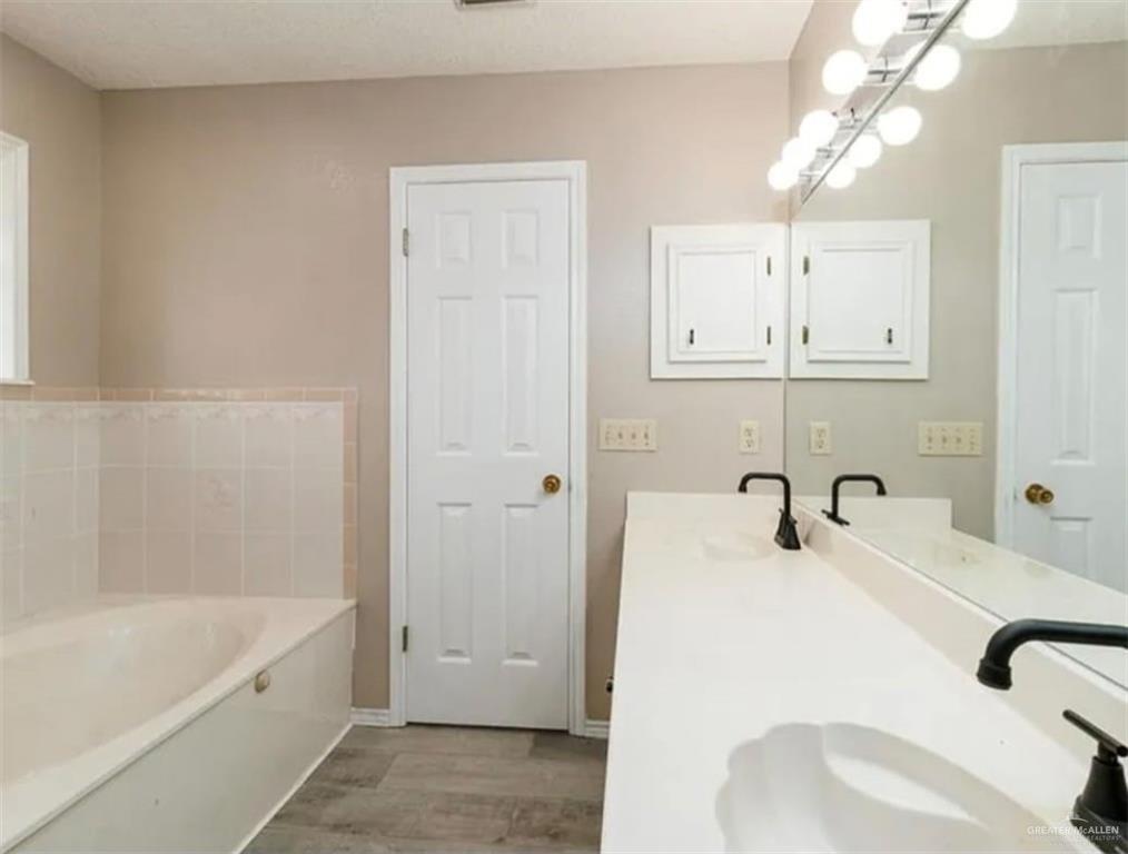 Photo 13 of 2807 Montgomery Drive