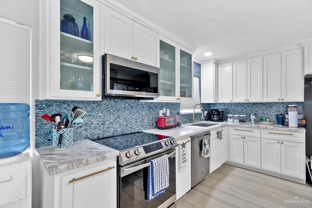 Photo 6 of 210 Gardenia Street