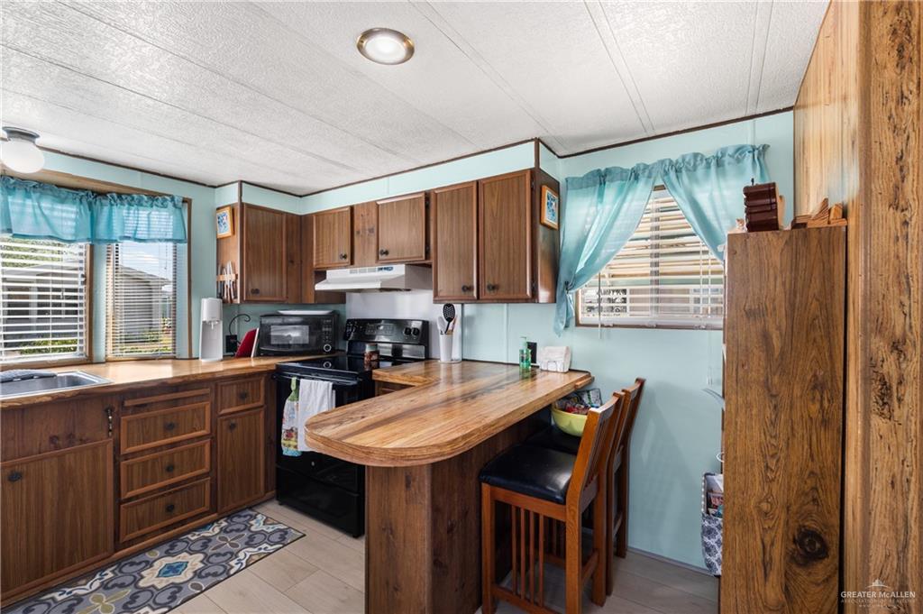 Photo 7 of 721 Anaqua Street