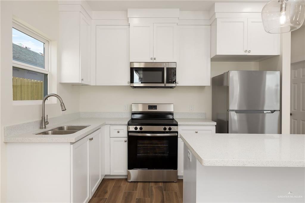 Photo 7 of 609 Onyx Avenue #1