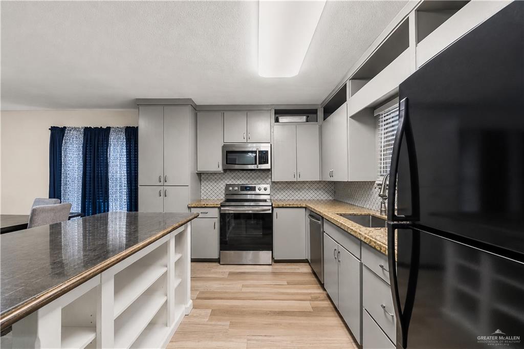 Photo 9 of 490 McCullough Street