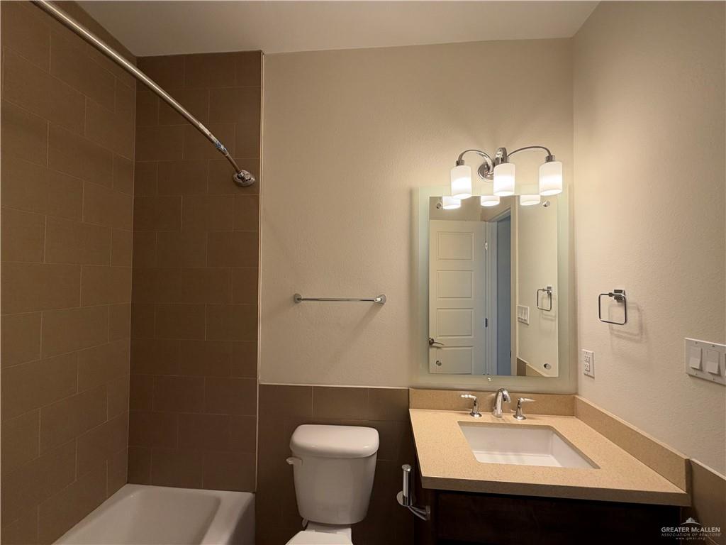 Photo 16 of 221 Ulex Avenue