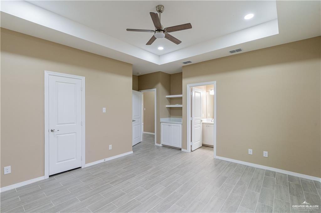 Photo 10 of 2224 Derrick Avenue