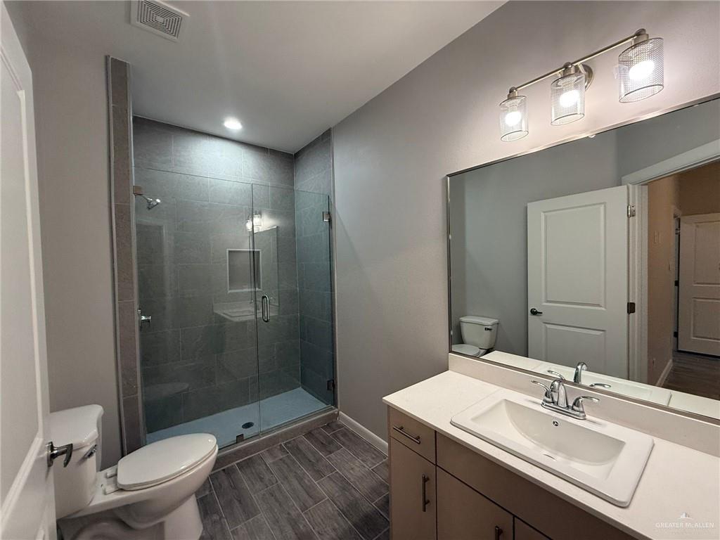Photo 11 of 800 Dove Avenue #4