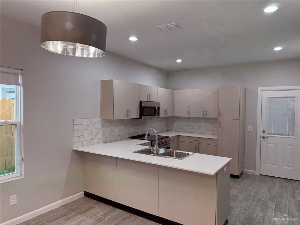 Photo 8 of 800 Dove Avenue #4