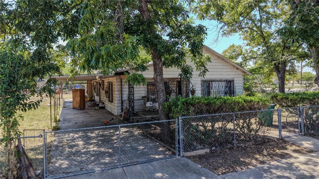 Photo 4 of 1578 Flanders Avenue