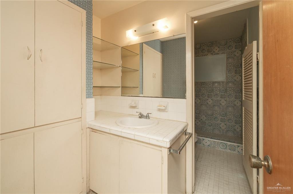 Photo 19 of 719 Walnut Avenue