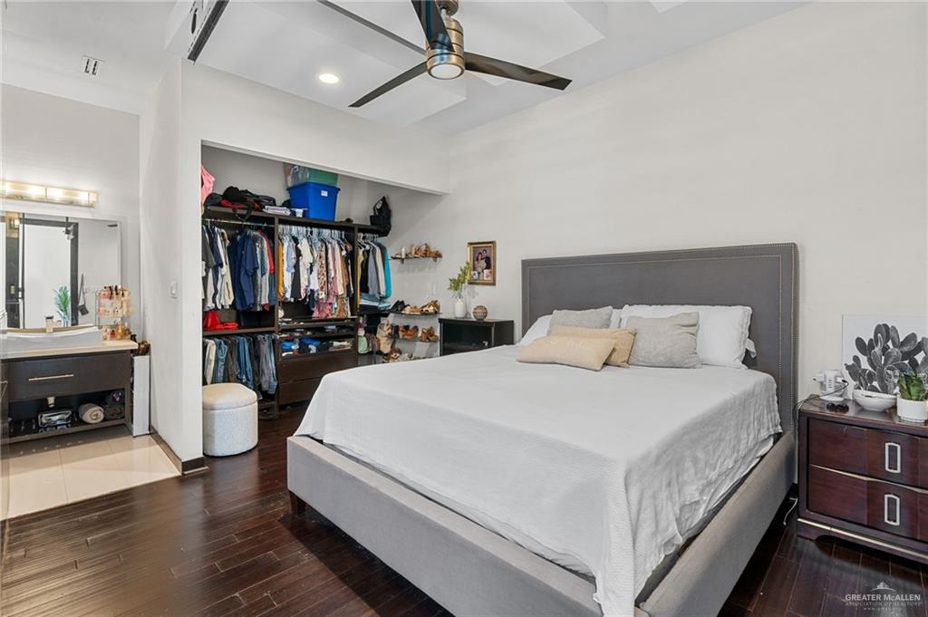Photo 20 of 1102 Flamingo Avenue