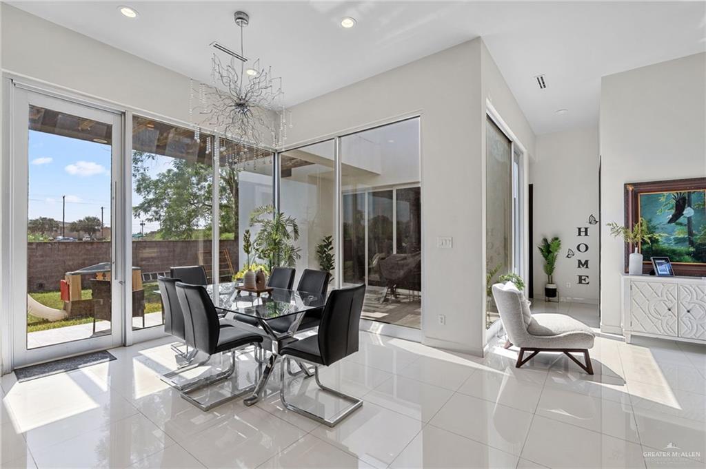 Photo 6 of 1102 Flamingo Avenue