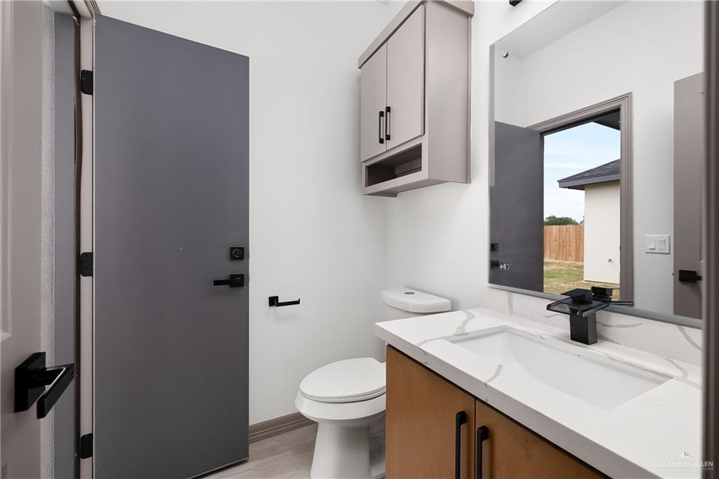 Photo 10 of 3916 Zenker Avenue