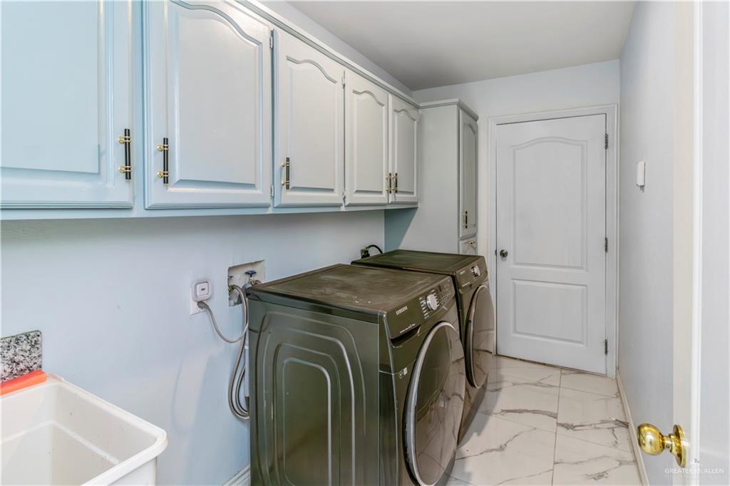 Photo 7 of 2317 Pelican Avenue