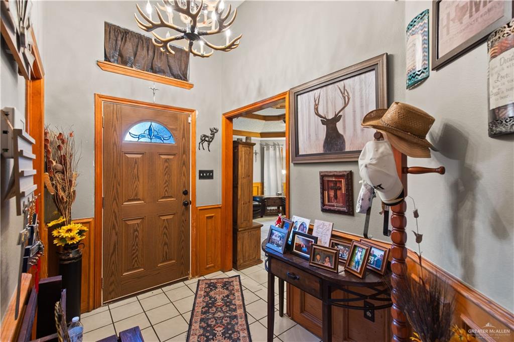 Photo 3 of 2207 Fern Avenue