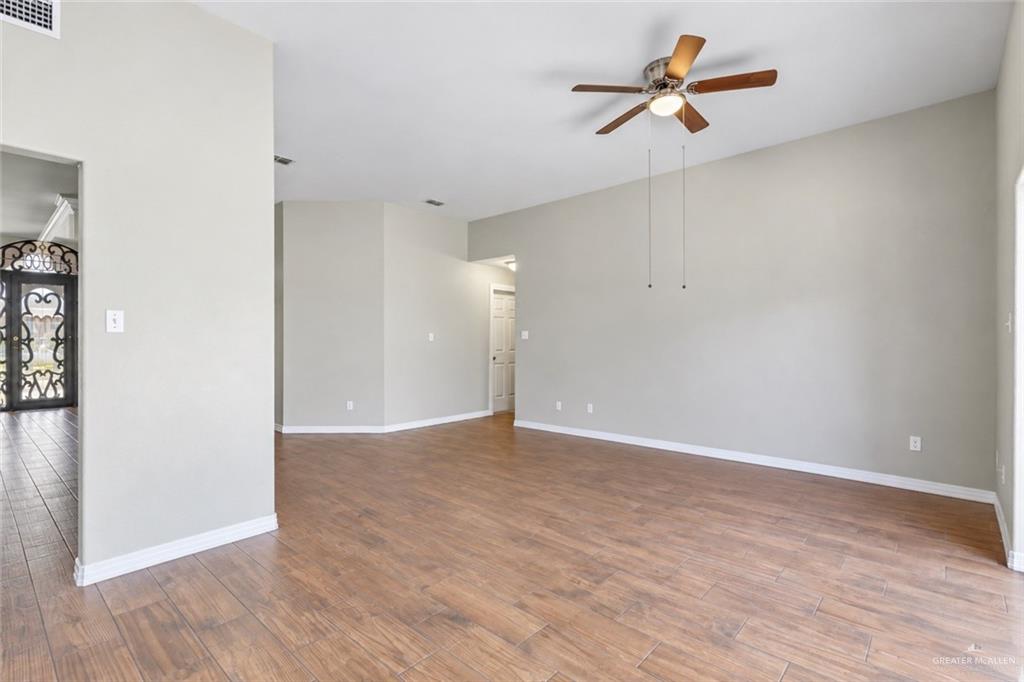 Photo 7 of 4700 Kendlewood Avenue