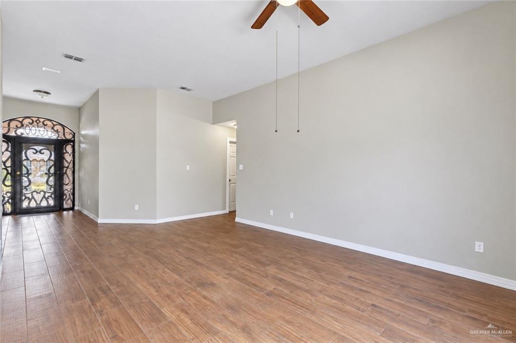 Photo 8 of 4700 Kendlewood Avenue
