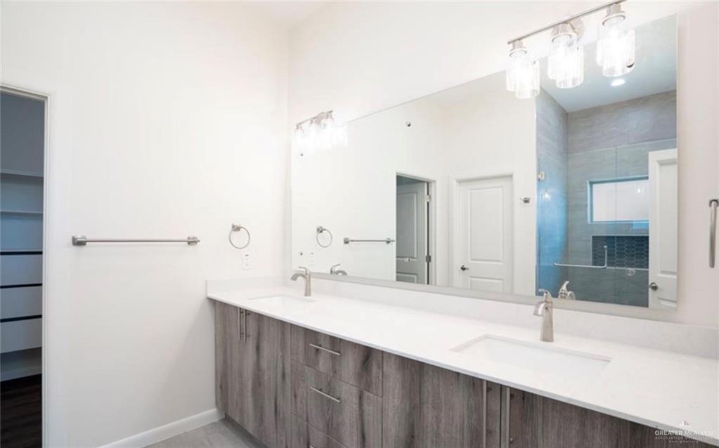 Photo 10 of 2914 Dhalia Drive