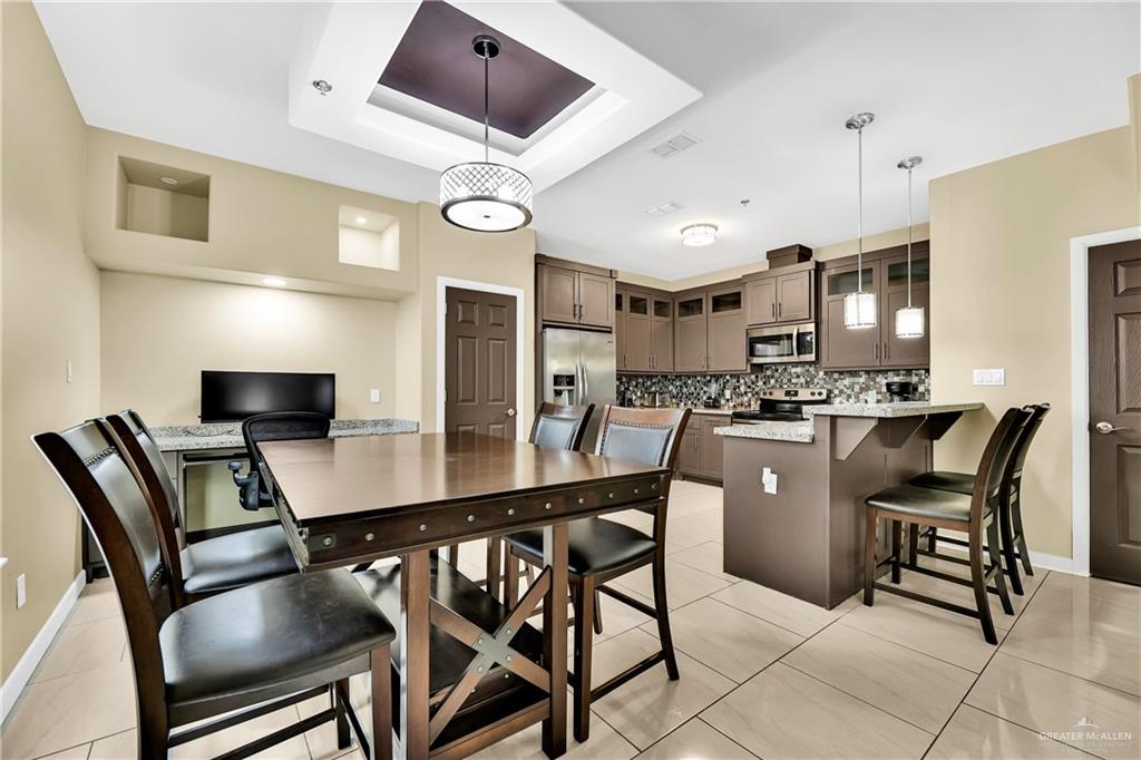Photo 4 of 1200 Camellia Avenue