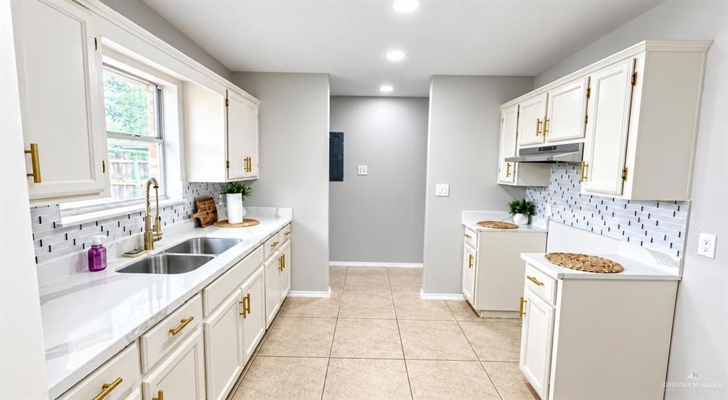 Photo 6 of 3810 Aggassi Drive