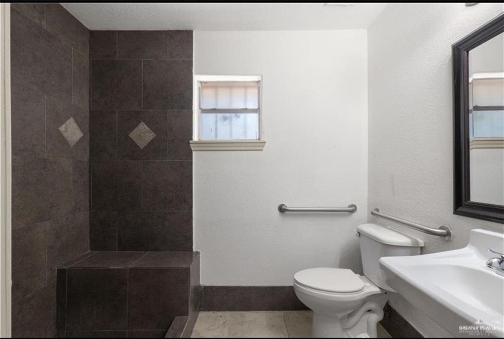 Photo 8 of 2804 Gumwood Avenue