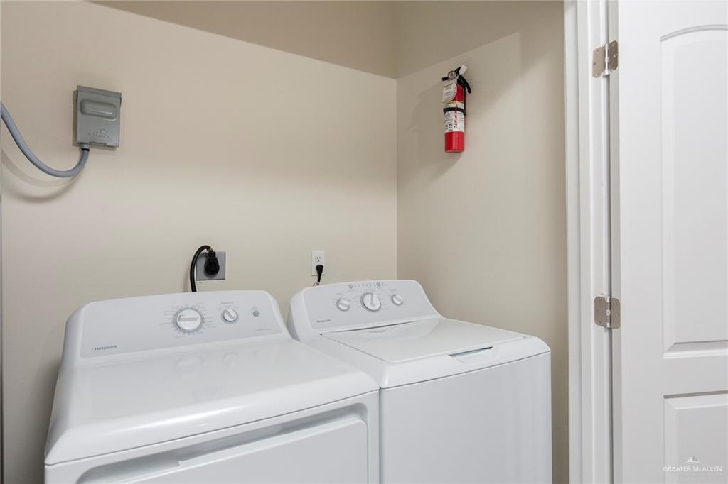 Photo 8 of 1702 Cortlandt Street