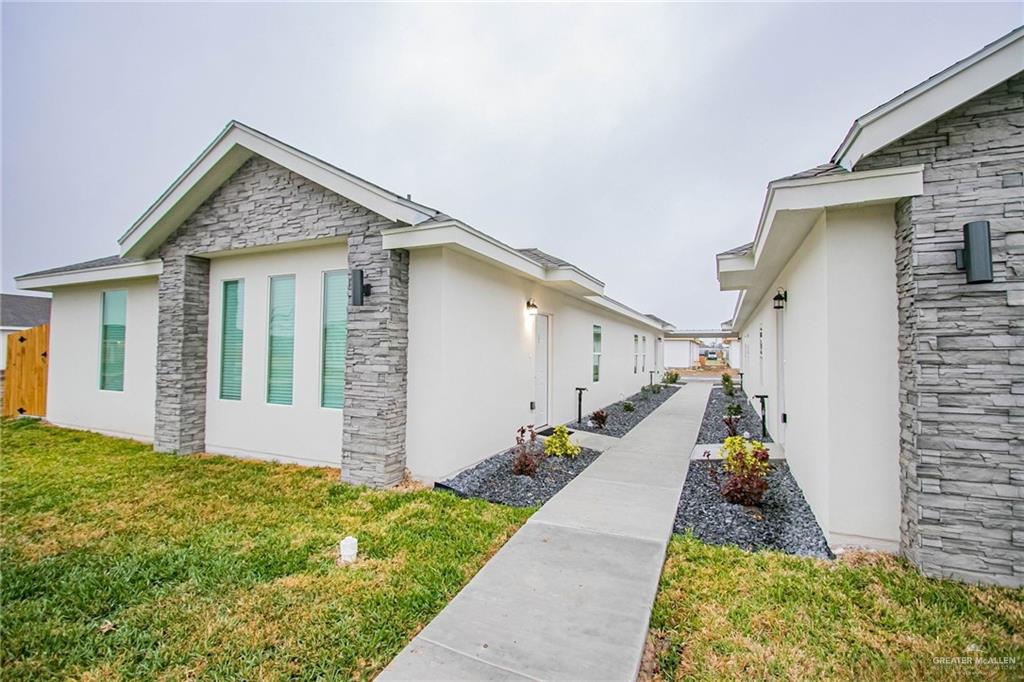 Multi-family home at 5608 Quail Avenue, Palmhurst, Texas