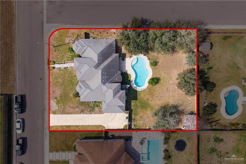 Photo 3 of 1502 Eucalyptus Street