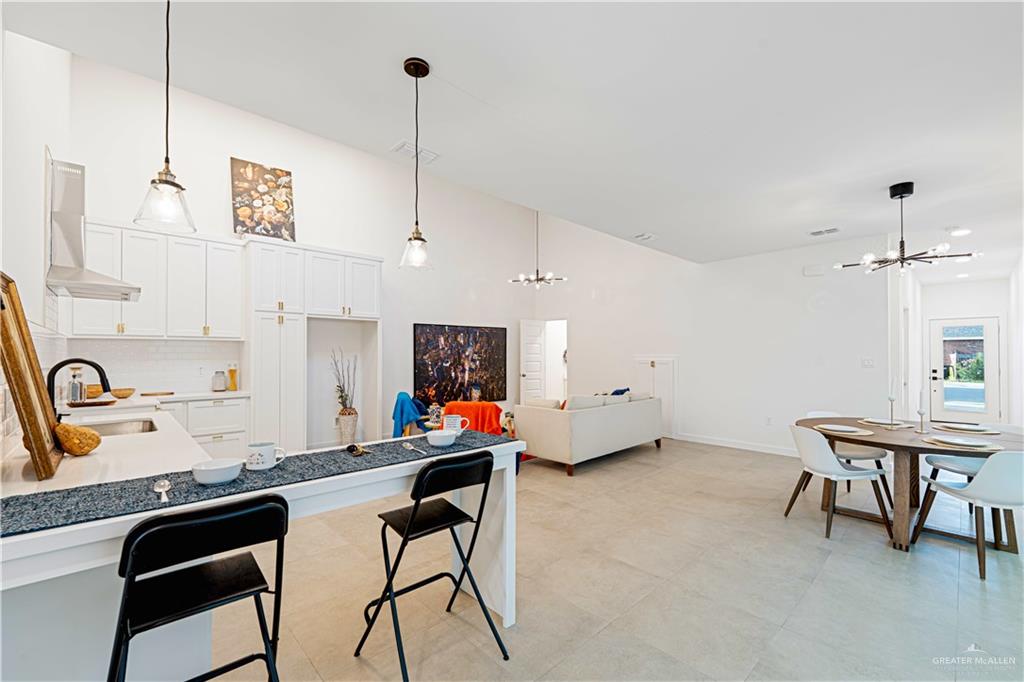 Photo 3 of 2637 Warbler Avenue